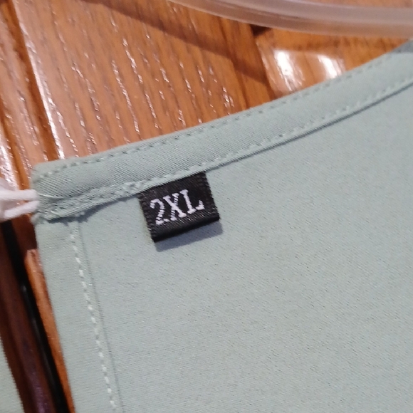 Elegant Mint Green Women's Top with Flared Sleeves - Picture 2 of 6